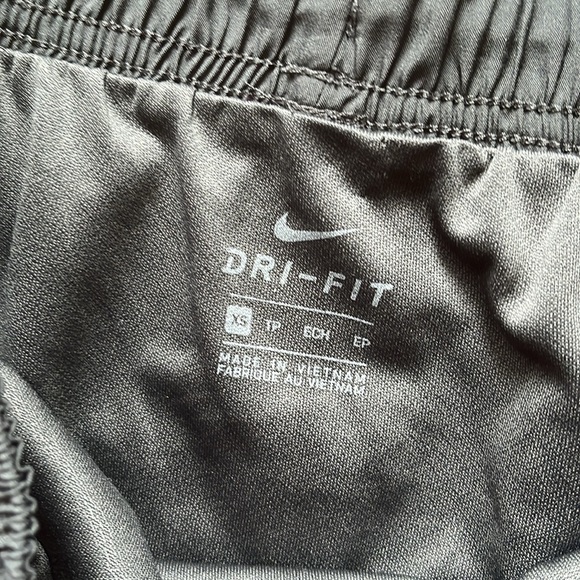 Nike tempo Dri Fit running shorts, size XS - Picture 4 of 7